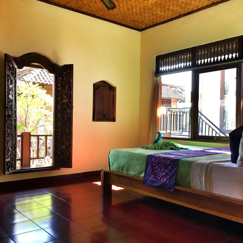 Hostal Merthayasa Bungalows