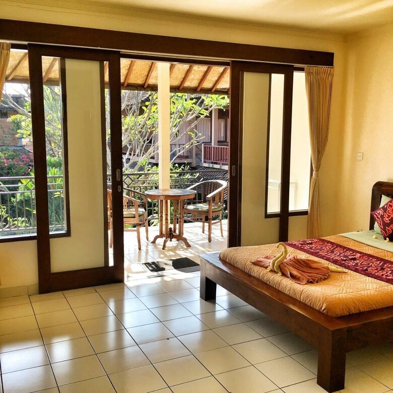 Hostal Merthayasa Bungalows