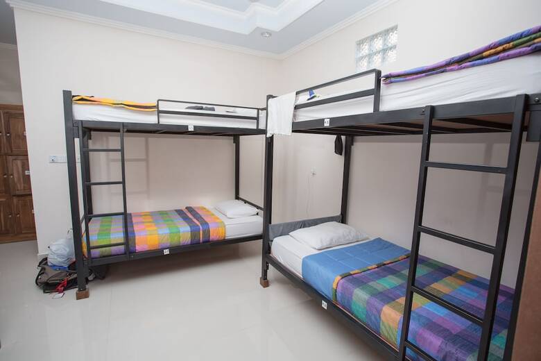 Hostal Puji Bungalow