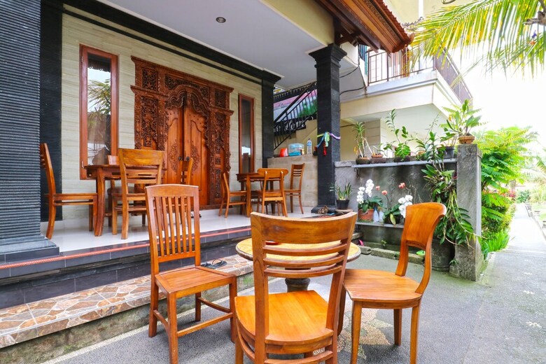 Hostal Puji Bungalow