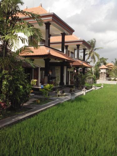 Hostal Puji Bungalow