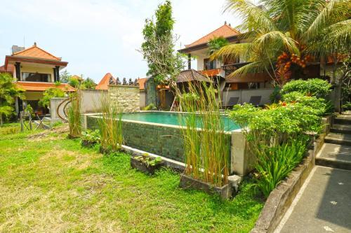 Hostal Puji Bungalow