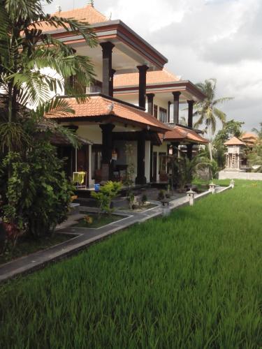 Hostal Puji Bungalow