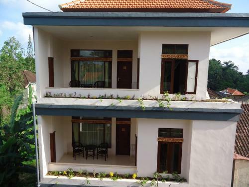 Hostal Brata Inn