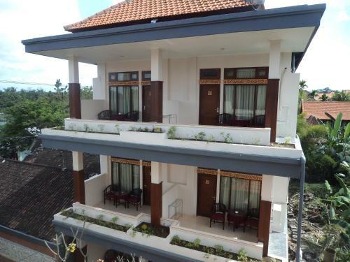 Hostal Brata Inn