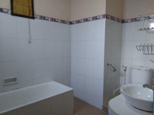 Hostal Brata Inn