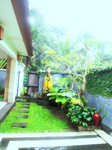 Villa Jayastuti House