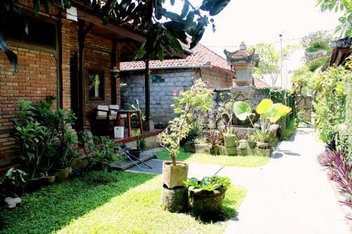 Hostal Dewa Bungalows