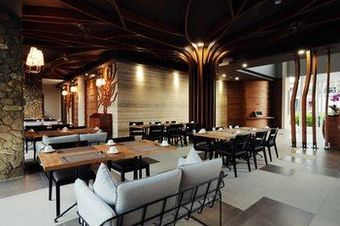 Mahogany Hotel