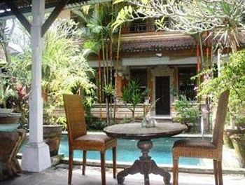 Hostal Pradha Guest House And Restaurant
