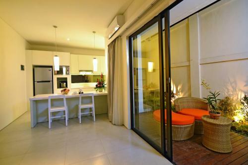 Hotel Sama Sama Suites & Restaurant