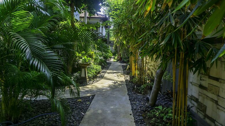 Grand Whiz Hotel Nusa Dua Bali