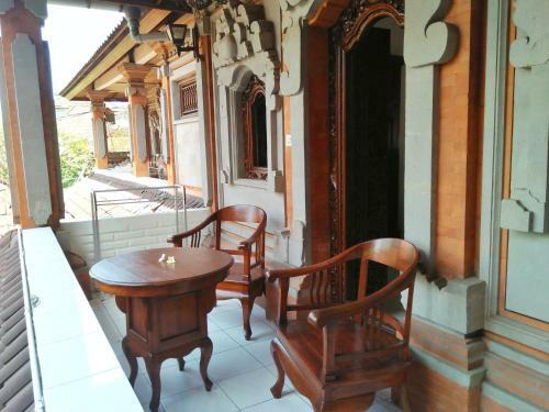 Hostal Nuriani Guest House