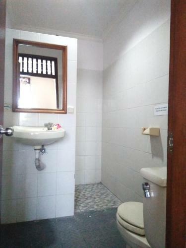 Hostal Nuriani Guest House