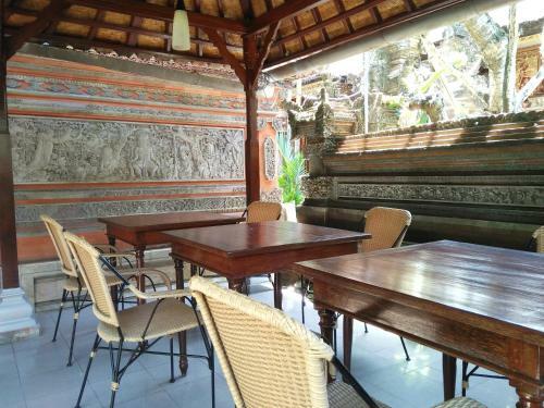 Hostal Nuriani Guest House
