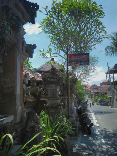 Hostal Nuriani Guest House