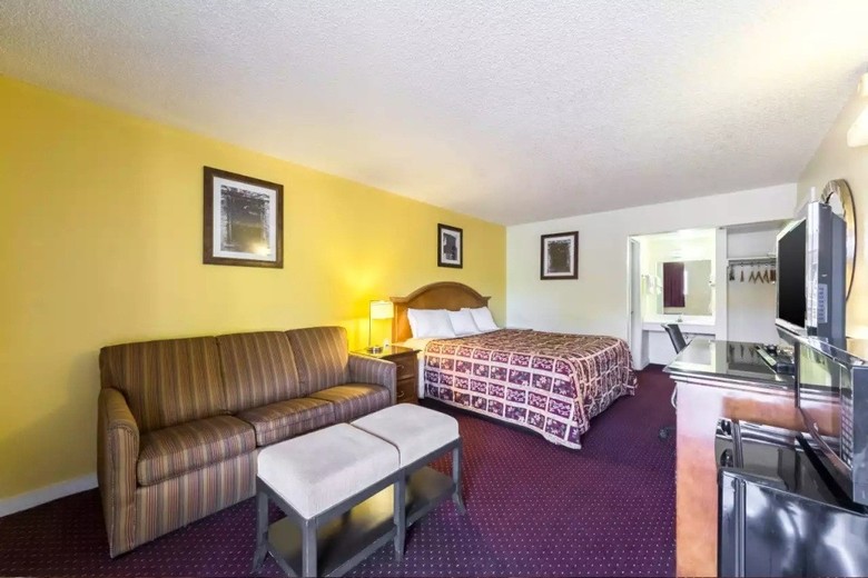 Hotel Rodeway Inn At Six Flags