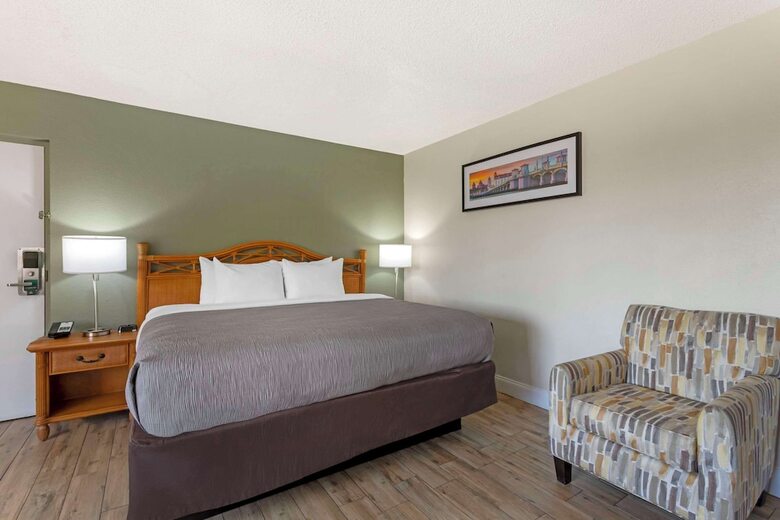 Hotel Comfort Inn