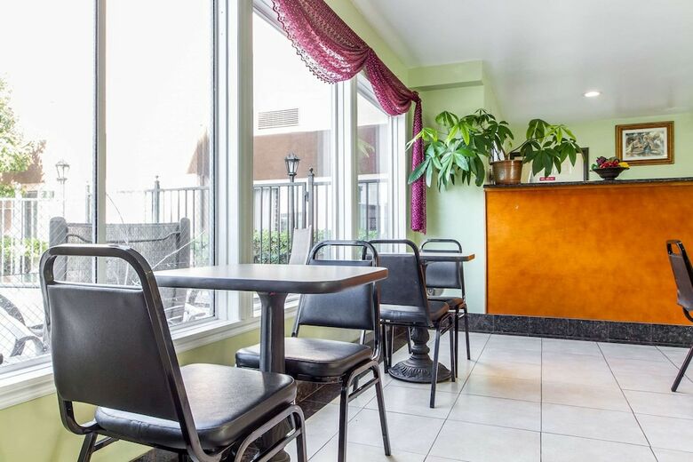 Hotel Mainstay Suites