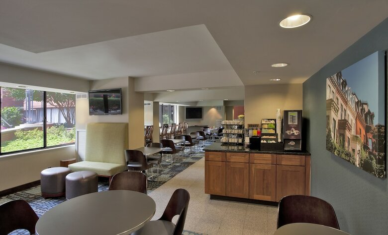Hotel Georgetown Suites
