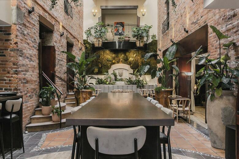 Nelligan Hotel