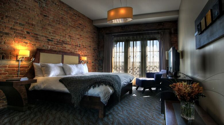 Nelligan Hotel