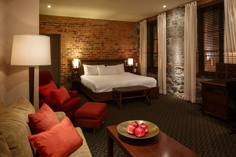 Nelligan Hotel