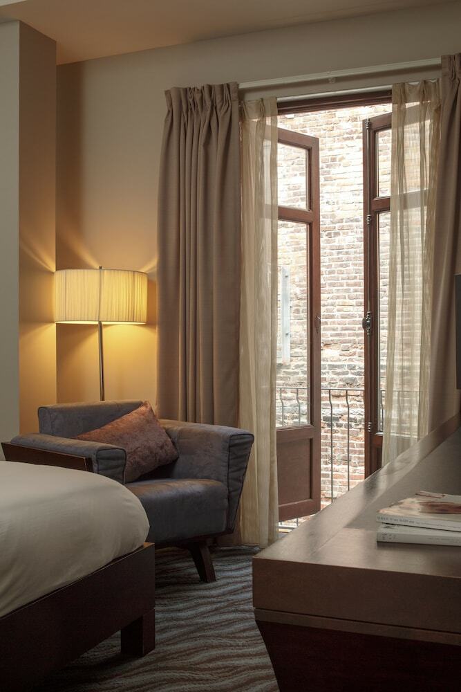 Nelligan Hotel