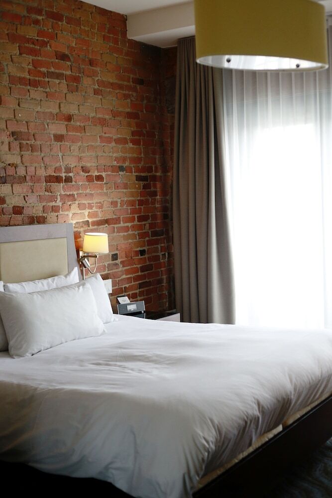 Nelligan Hotel