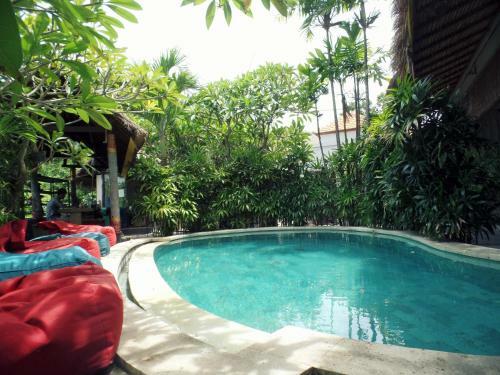 Hostal Matra Bali Surf Camp