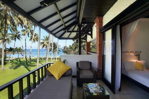 Hotel Candi Beach Resort & Spa