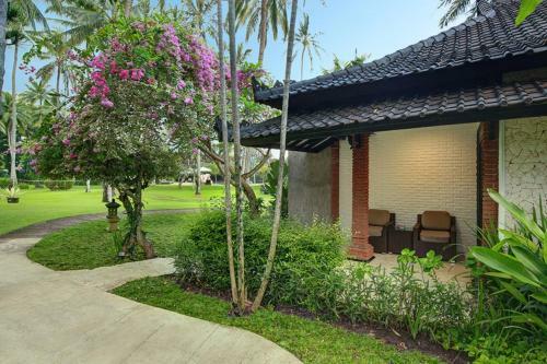 Hotel Candi Beach Resort & Spa