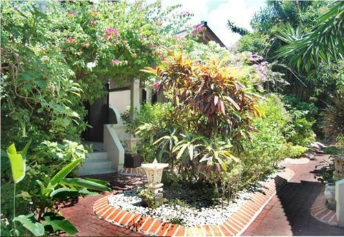 Hostal Pondok Bambu Seaside Bungalows