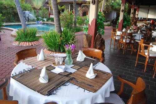 Hostal Pondok Bambu Seaside Bungalows