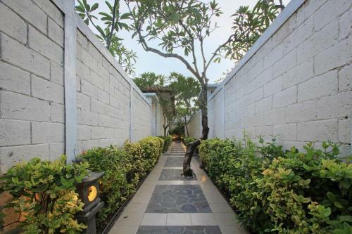 Hotel Kuta Lagoon Resort And Pool Villas