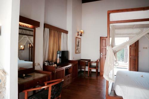 Hotel Kuta Lagoon Resort And Pool Villas