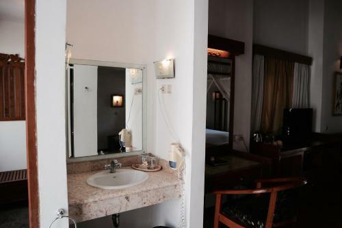 Hotel Kuta Lagoon Resort And Pool Villas