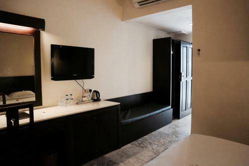 Hotel Kuta Lagoon Resort And Pool Villas