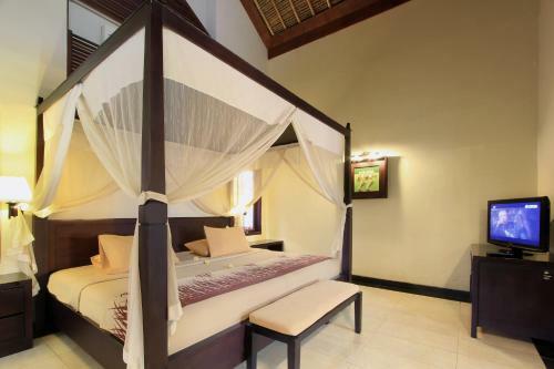 Hotel Kuta Lagoon Resort And Pool Villas