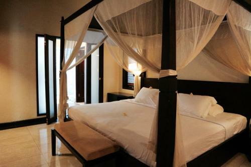 Hotel Kuta Lagoon Resort And Pool Villas