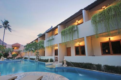 Hotel Kuta Lagoon Resort And Pool Villas