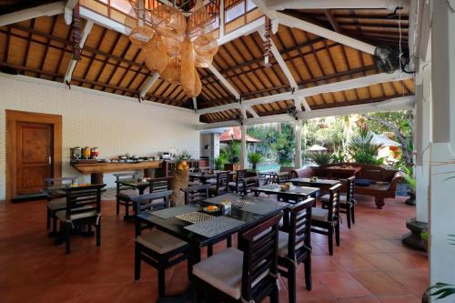 Hotel Adi Dharma Cottages