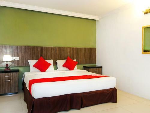 Crystal City Hotel