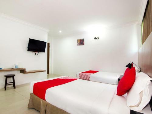 Crystal City Hotel
