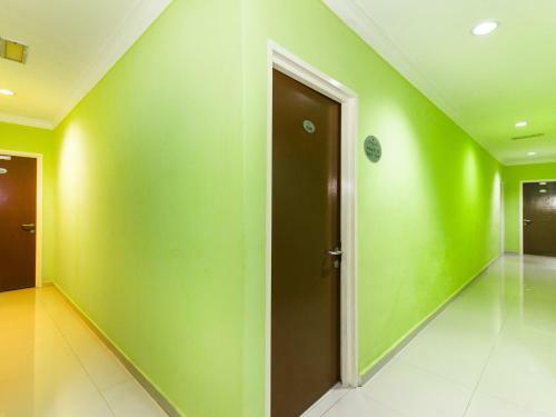 Crystal City Hotel