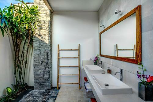 Echo Beach Villa