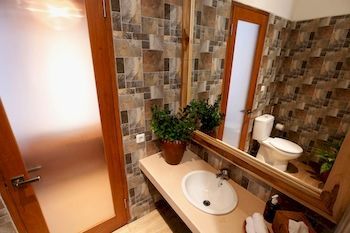 Hostal Sedasa Lodge