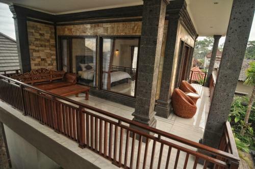 Leo Villa