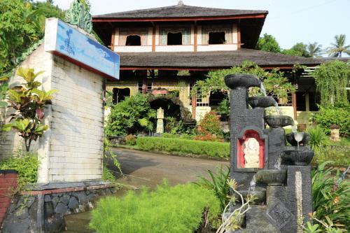 Hotel Puri Bunga Beach Cottages