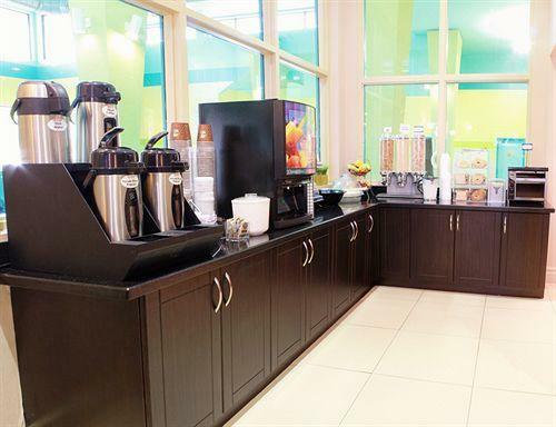 Hotel Comfort Inn & Suites Ambassador Bridge